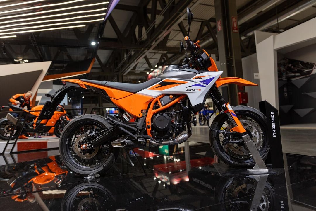 2025-ktm-390-smc-r-v0-36ay5a5pjazd1.jpg