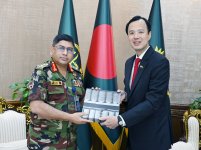 gen waker and singapore ambassador1.jpg