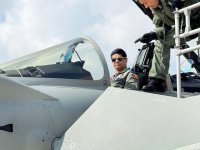 BAF chief inspecting Eurofighter in Italy4.jpg