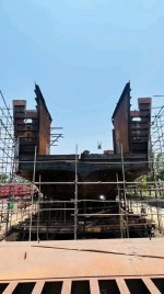 খুলনা শিপইয়ার্ডে কানাডা থেকে প্রযুক্তি কিনে নির্মিত ২ টি ল্যান্ডিং ক্রাফট ট্যাংক2.jpg